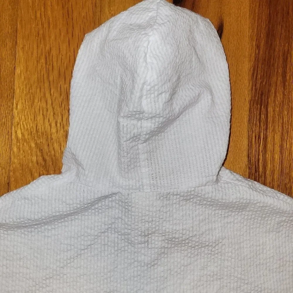 NWOT Boutique Monogramable White Seersucker Pink Pom Poms Poncho/Cover Up 18M